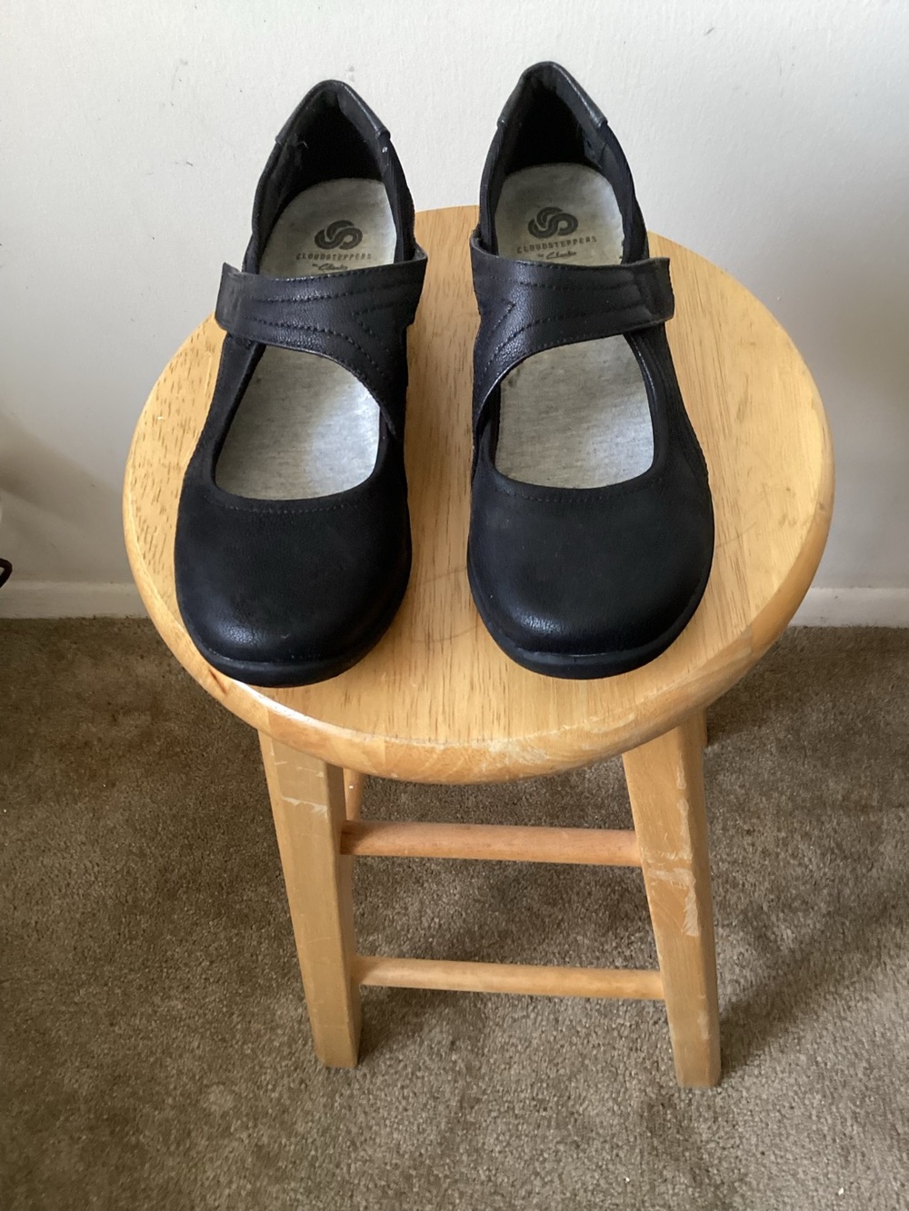 Clark’s Mary Jane cloudstepper shoes-